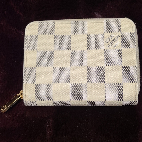 Sold - Picture 1 of 10